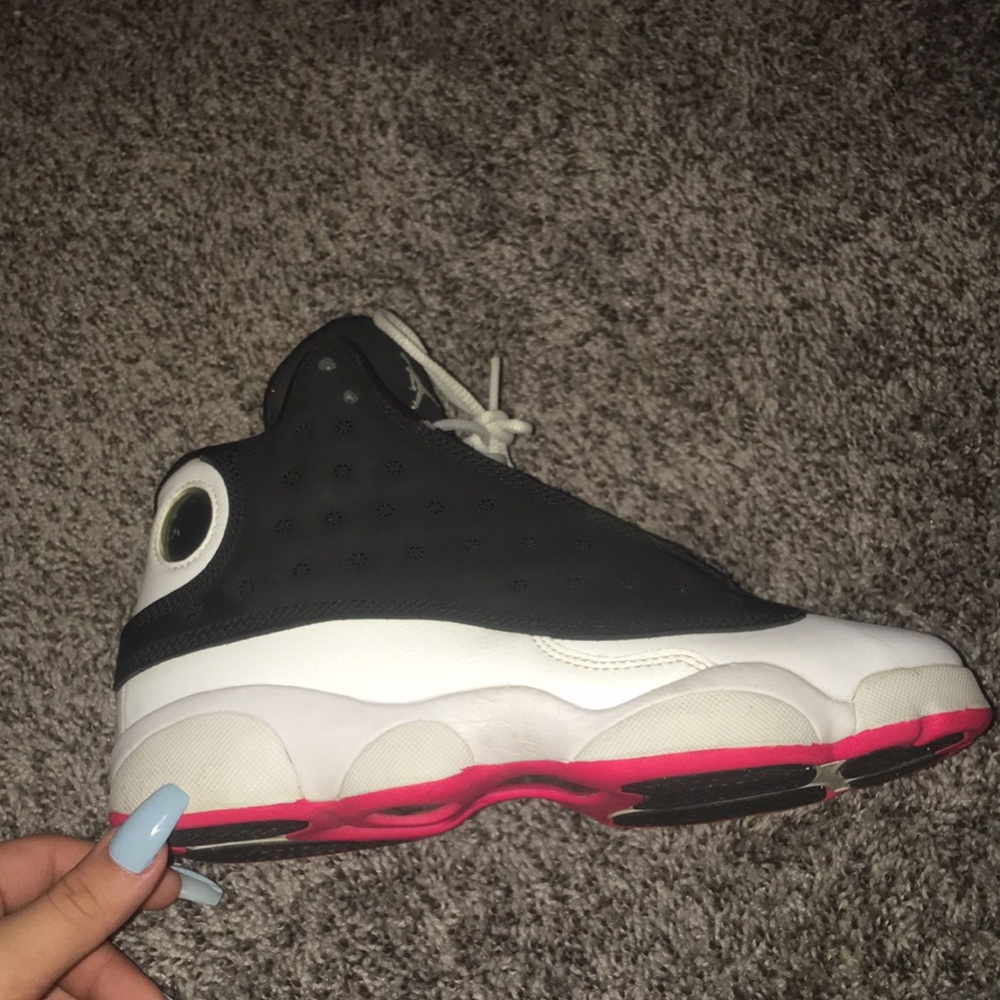 Air Jordan 13 Gs - Black,,White,,Hyper Pink.